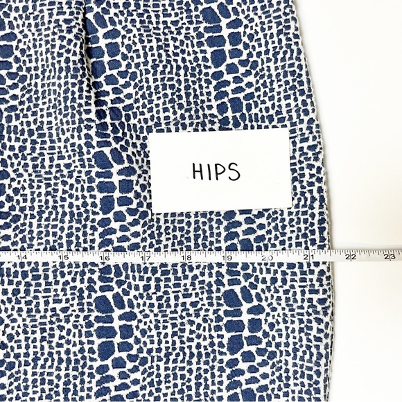 Tyler Boe Long Sleeve Peplum Sheath Dress large blue reptile V neck stretch knit - Picture 9 of 12